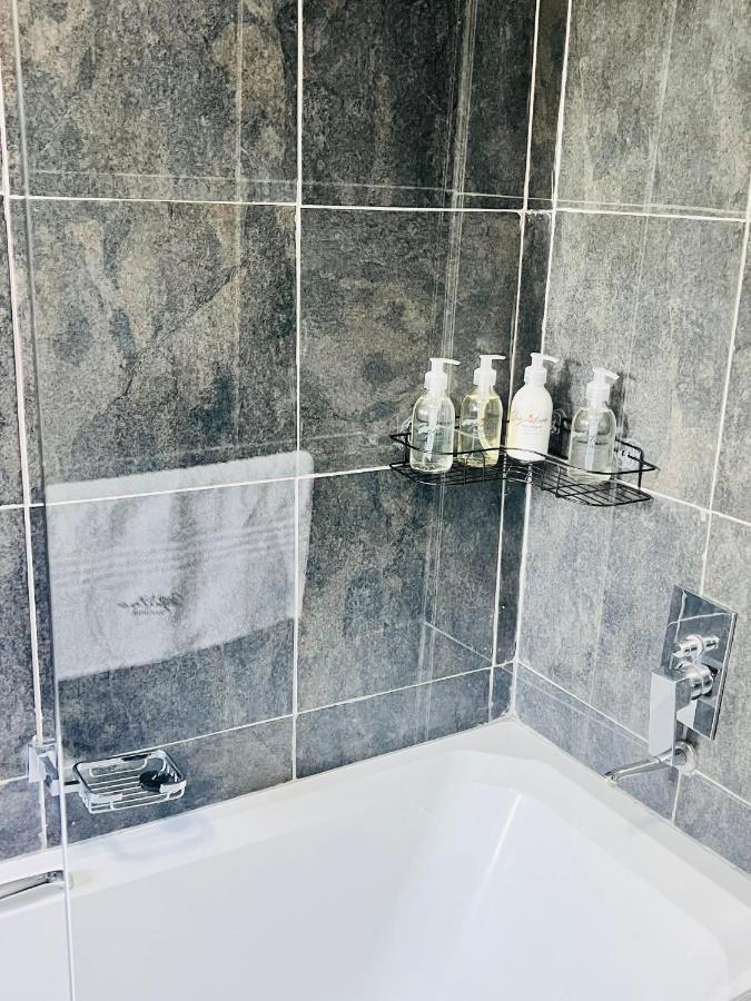 Signature Boutique Guesthouse Maun Bagian luar foto